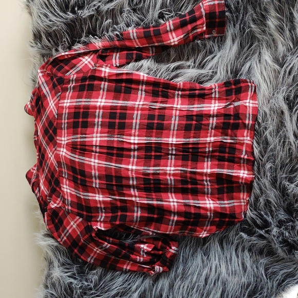 Ladies Plaid Button Up - Picture 5 of 7